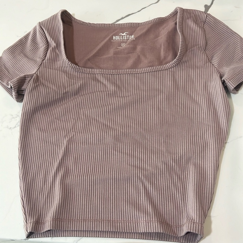 Great condition Hollister XS stretchy top light dusty purple